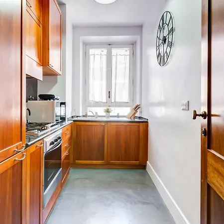 Stunning Modern 2 Bed Flat At The Colosseum * Roma