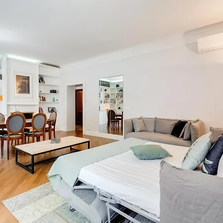Stunning Modern 2 Bed Flat At The Colosseum *