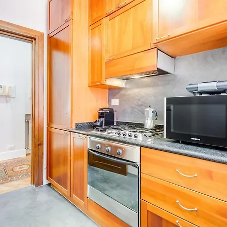 Stunning Modern 2 Bed Flat At The Colosseum * Roma