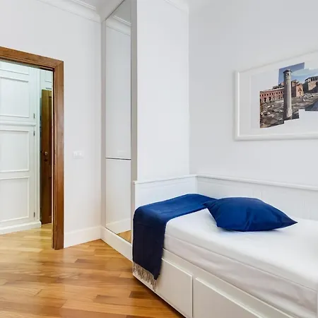 Stunning Modern 2 Bed Flat At The Colosseum