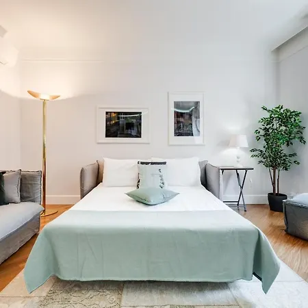 Stunning Modern 2 Bed Flat At The Colosseum *
