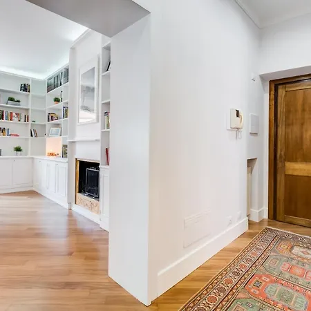 Stunning Modern 2 Bed Flat At The Colosseum Roma