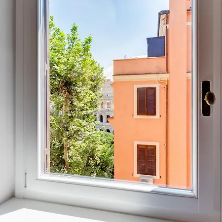 Stunning Modern 2 Bed Flat At The Colosseum Roma