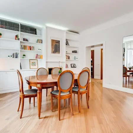 Stunning Modern 2 Bed Flat At The Colosseum